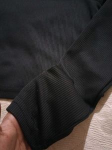 Black Long Sleeve Crop Top