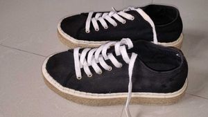 H&amp;M black sneakers with FREEGIFT