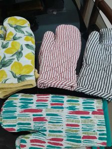 Oven Mitts - Set of 4