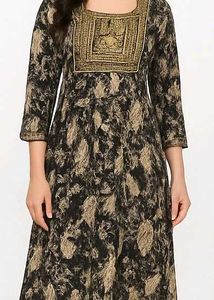Elegant Black &amp; Beige Kurta Set