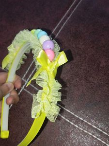 A Combo Of 2 Beautiful Hairbands