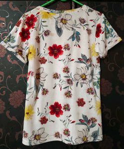 Women&#39;s Stylish Floral Top