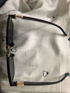 Chic Black Sunglasses