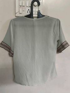 Light Green Casual Top Or T-Shirt