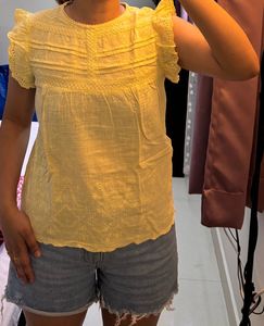 🌼Yellow Schiffli Top – Size Small 🌼
