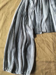 V-neck Pleated Top