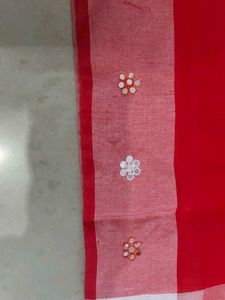 Red &amp; White Checkered Saree(2 Blouse Pieces)