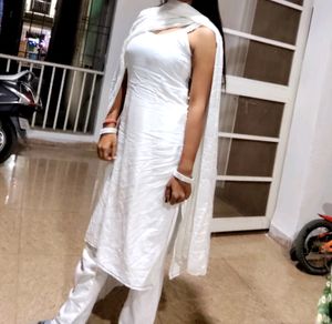 Myra Graceful Women Kurta Sets