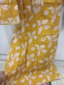 Mustard Yellow Suit (42 Size)
