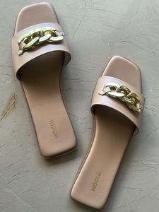 Mochi Nude Chain Detail Slides