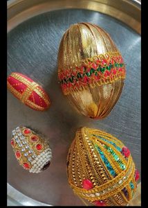 4 Decorated Gola For Gifting