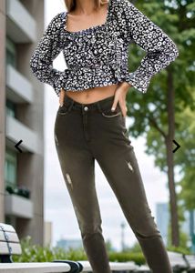 Chic Black &amp; White Print Top