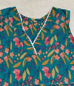 Floral Print Sleeveless Top