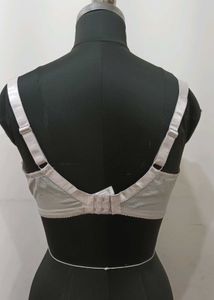 Underwired Lace Bra..38E