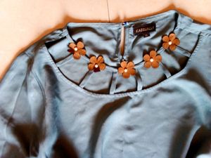 Neck Flower Work Top