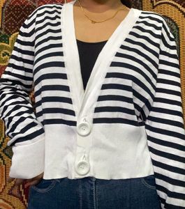 black and white Korean top