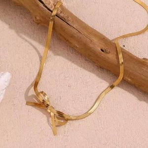 Snake Chain Bow Necklace