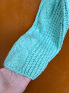 Sale!!  Korean V Neck Cropped Sweater