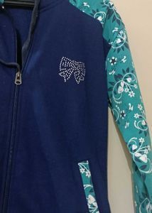 Stylish Women&#39;s Hooded Sweatshirt