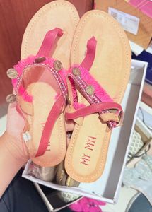 Good Condition Flats 500 Coins Each