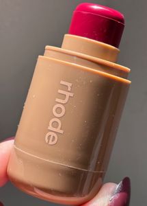 Rhode Pocket Blush :- Plum