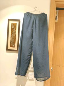 nayera cut suit