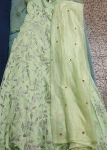 Elegant Green Gowns – Perfect for Parties & Specia