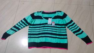 ✅🆕 BRAND NEW Striped V-Neck Knit Top🆕✅