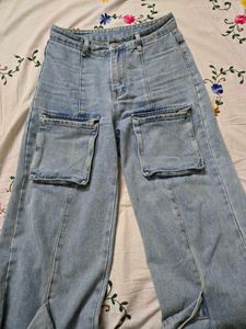Wide Leg Cargo Jeans