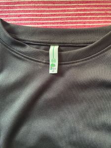 Newme Basic Black Bodyfit Tee