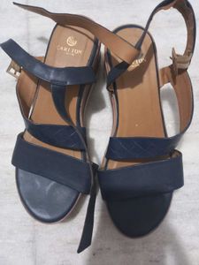 Blue Sandel