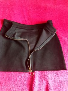 Black Skirt (⁠◕⁠ᴗ⁠◕⁠✿⁠)