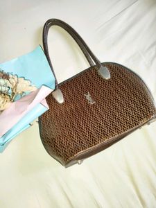 YSL Handbag ( First Copy)