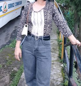 Leopard print top