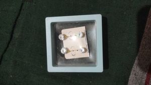 Sparkling Stud Earrings Totally new