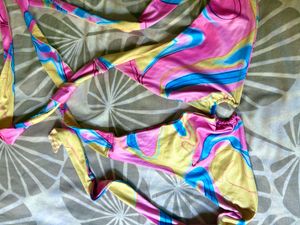 Trendy Swirl Bikini Top