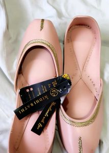 Beautiful And Comfortable Mojaris, Size 40