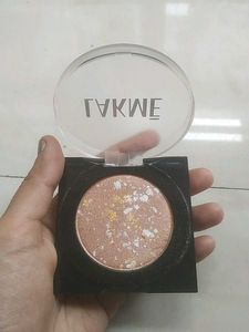 Lakme Shimmer Rose Highlighter