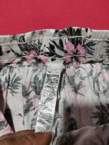 Girl Shorts Size 32
