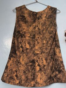 Good Condition,0 Time Used Yellow Black Top