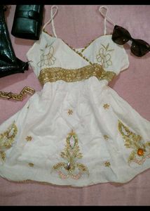 Very Pretty Sleeveless Top