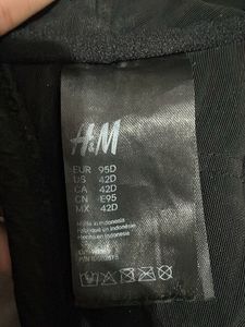H&amp;M 42D Black Bra