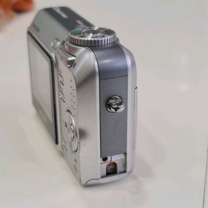 Sony Cyber-shot DSC-S650 (Price Negotiable)