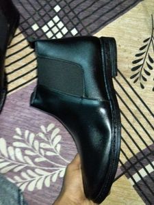 Stylish Black Chelsea Boots