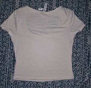 Simple H&amp;M White Scoop Neck Tee