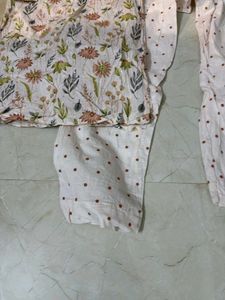 Simple Set With Pretty Buttons