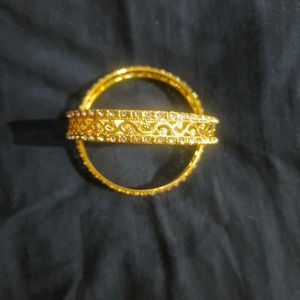 Gold-toned Bangle Set