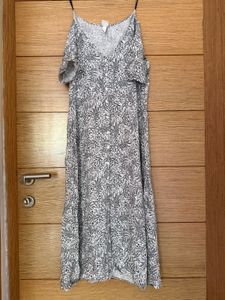 Black and white floral Printed Midi dress