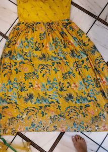 Elegant Yellow Ethnic Gown