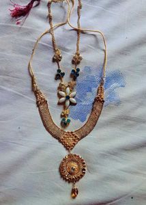 Gold Tone Indian Necklace with Tassel